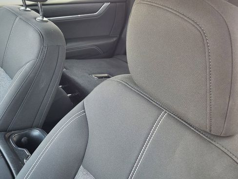 Used 2025 GMC Acadia Elevation image 16