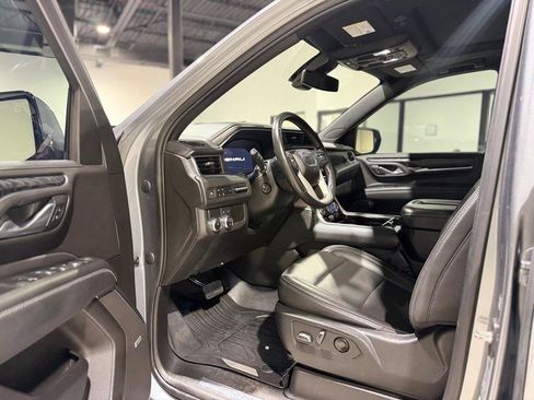 Used 2022 GMC Yukon XL Denali RWD image 15