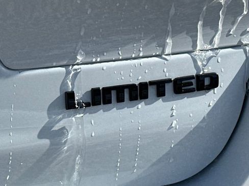 Used 2025 Jeep Grand Cherokee L Limited w/ Black Appearance Package image 13