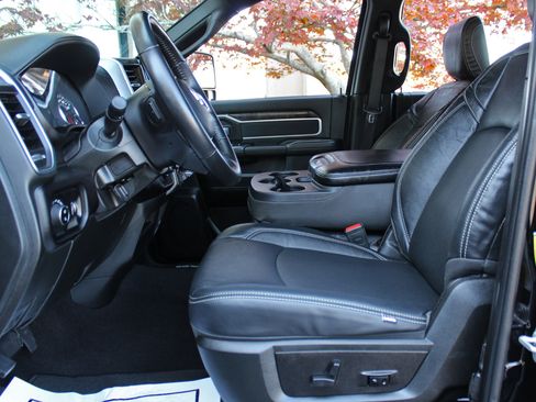 Used 2024 RAM 2500 Big Horn w/ Night Edition image 19