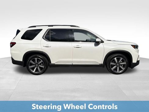 Used 2023 Honda Pilot Touring image 9