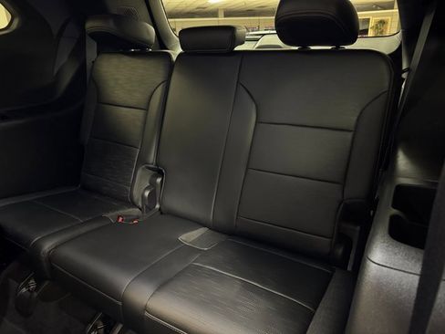 Used 2025 Buick Enclave Sport Touring image 22