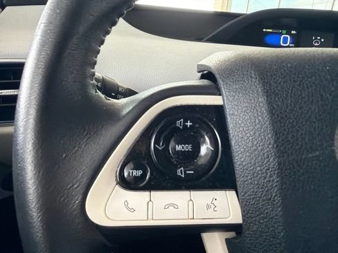 Used 2016 Toyota Prius Three Touring FWD image 29