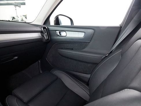 Certified 2026 Volvo XC40 B5 Plus AWD/4WD image 8