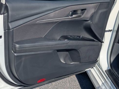 Used 2025 Toyota Camry LE image 10