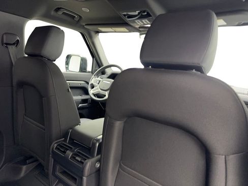 Used 2025 Land Rover Defender 110 S image 40