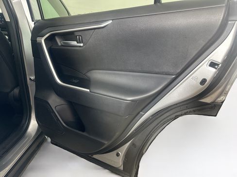 Used 2025 Toyota RAV4 XLE FWD image 28