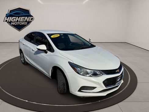 Used 2018 Chevrolet Cruze LS image 10