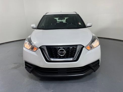 Used 2020 Nissan Kicks SV image 2