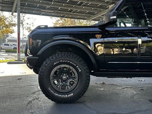 Used 2022 Ford Bronco Badlands w/ Sasquatch Package AWD/4WD image 17