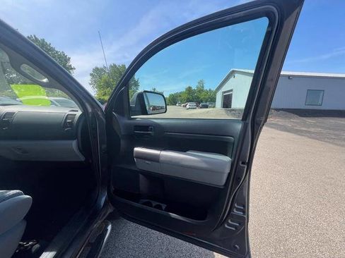 Used 2012 Toyota Tundra 4x4 Double Cab w/ SR5 Pkg image 24