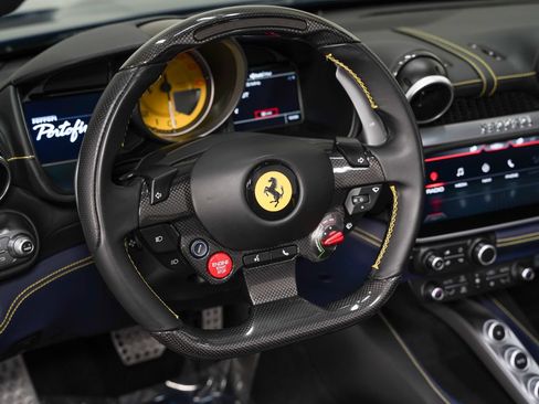 Used 2019 Ferrari Portofino RWD image 40
