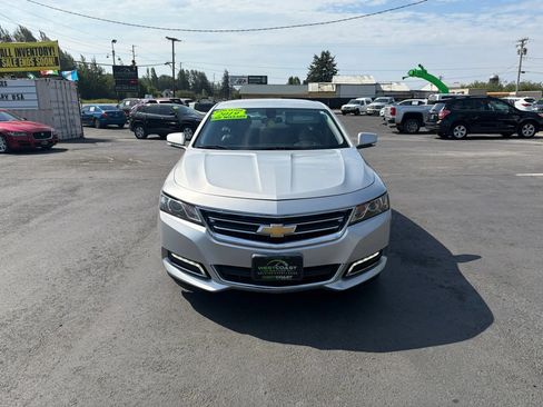 Used 2019 Chevrolet Impala LT FWD image 3