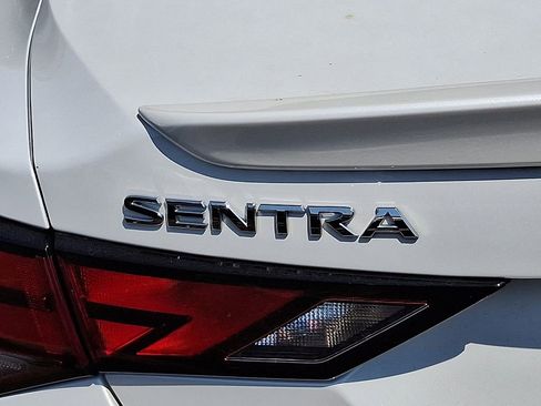 Used 2025 Nissan Sentra SR FWD image 5