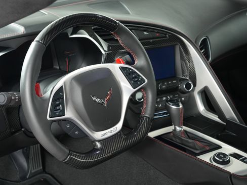 Used 2019 Chevrolet Corvette ZR1 RWD image 18