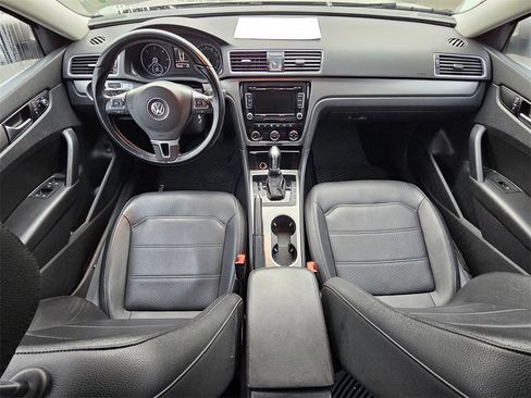 Used 2015 Volkswagen Passat TDI SE image 15