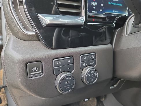 Used 2024 Chevrolet Silverado 1500 LT Trail Boss w/ LT Trail Boss Premium Package image 15