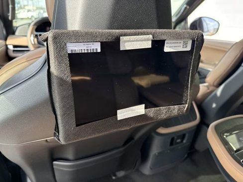 New 2026 Lincoln Navigator L Black Label AWD/4WD image 19
