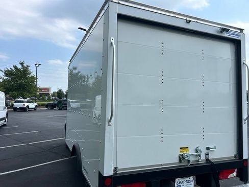 Used 2024 Mercedes-Benz Sprinter 3500 image 8