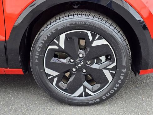 Certified 2023 Kia Niro Wind w/ Wind Preserve Package FWD image 11