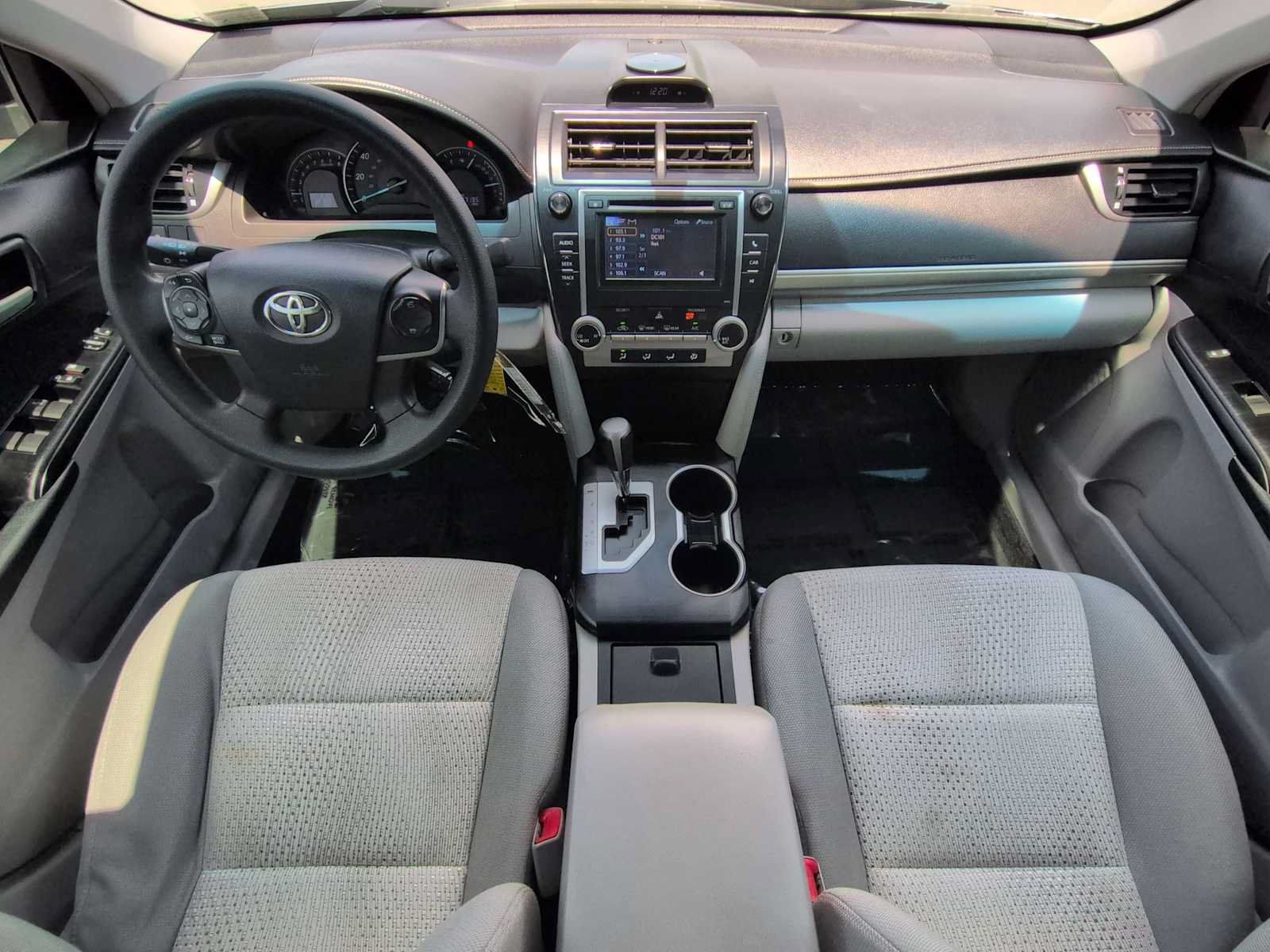 Used 2012 Toyota Camry LE FWD image 16