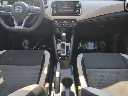 Used 2021 Nissan Versa SV FWD image 13
