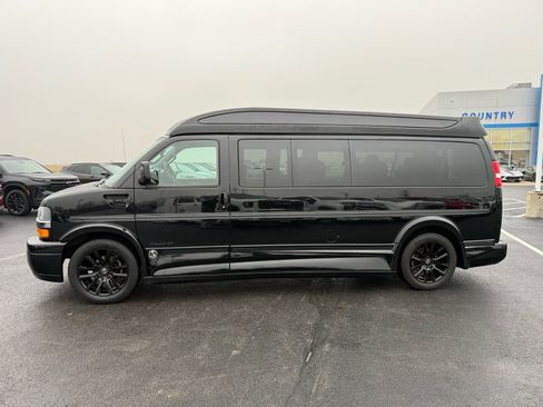 Used 2021 Chevrolet Express 2500 Extended w/ Enhanced Convenience Package image 3