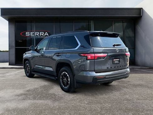 Used 2025 Toyota Sequoia 4WD image 3