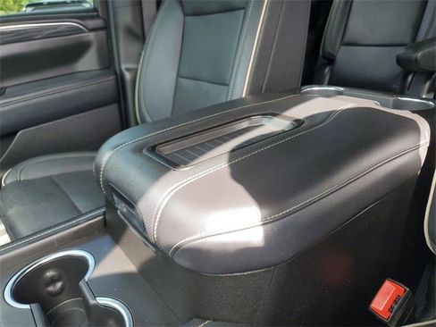 Used 2022 GMC Yukon SLT w/ SLT Premium Package image 89