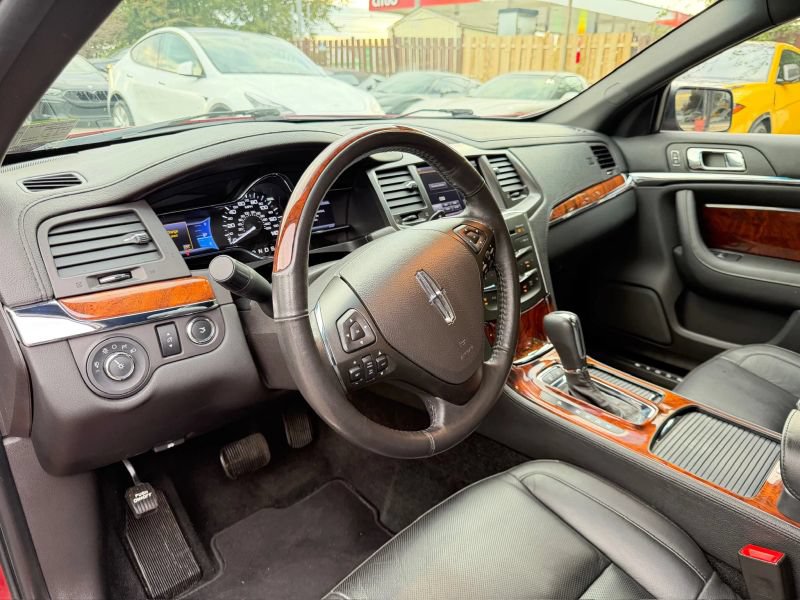 Used 2013 Lincoln MKS AWD image 13