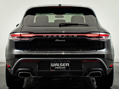 Certified 2024 Porsche Macan image 7