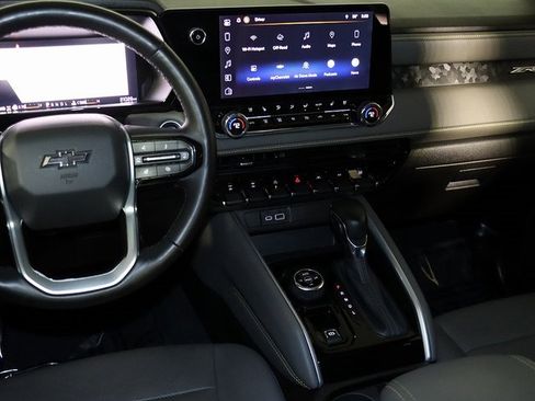 Used 2024 Chevrolet Colorado ZR2 w/ ZR2 Convenience Package III image 18