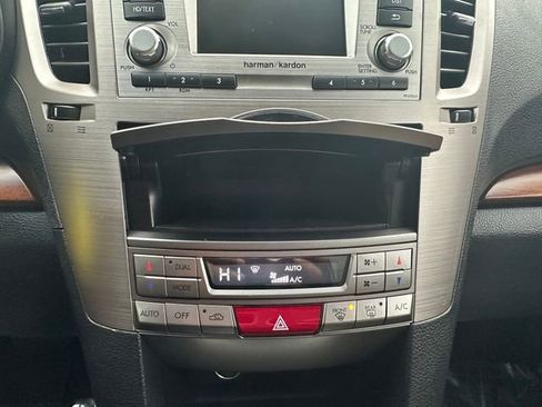 Used 2014 Subaru Outback 2.5i Limited image 19