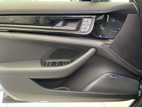Used 2025 Porsche Panamera GTS image 34