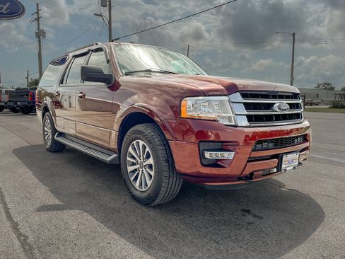 Used 2017 Ford Expedition EL XLT w/ Equipment Group 202A AWD/4WD image 9