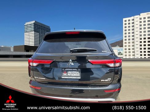 New 2025 Mitsubishi Outlander 4WD Plug-In Hybrid image 7