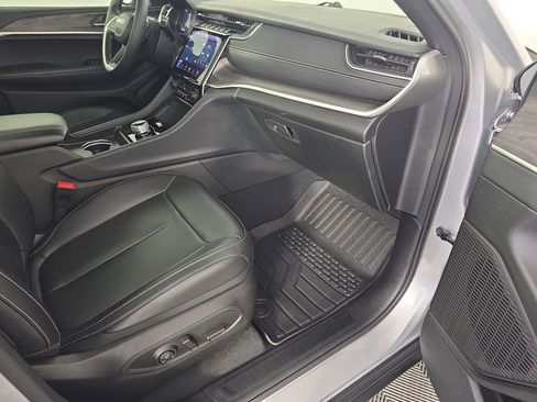 Used 2025 Jeep Grand Cherokee L Limited RWD image 39