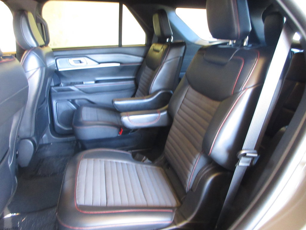 Certified 2026 Ford Explorer ST-Line w/ ST-Line Street Pack RWD image 25