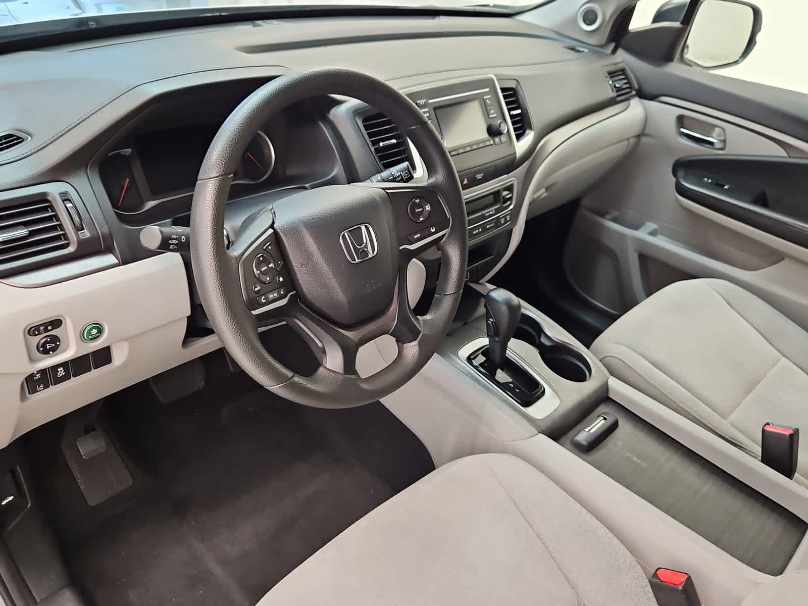 Used 2019 Honda Pilot LX image 2