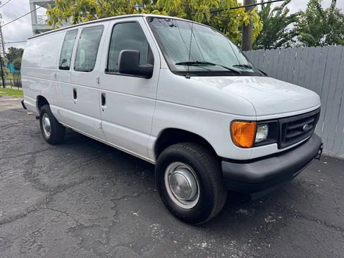 Used 2006 Ford E-250 and Econoline 250 Extended image 3