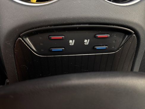 Used 2021 Toyota Venza Limited image 14