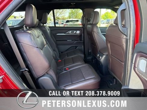 Used 2025 Ford Explorer Platinum image 19