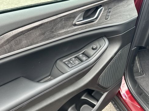 New 2025 Jeep Grand Cherokee Limited w/ Luxury Tech Group II AWD/4WD image 15