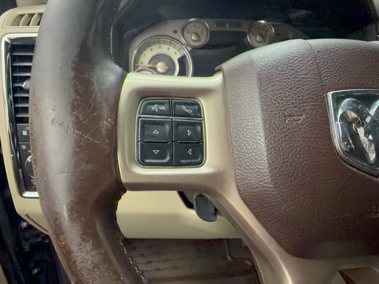 Used 2013 RAM 2500 Longhorn w/ Convenience Group AWD/4WD image 18