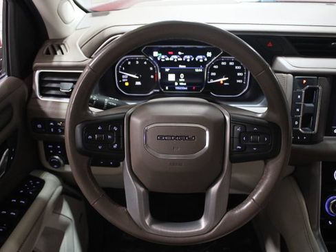 Used 2021 GMC Yukon Denali w/ Denali Ultimate Package AWD/4WD image 37