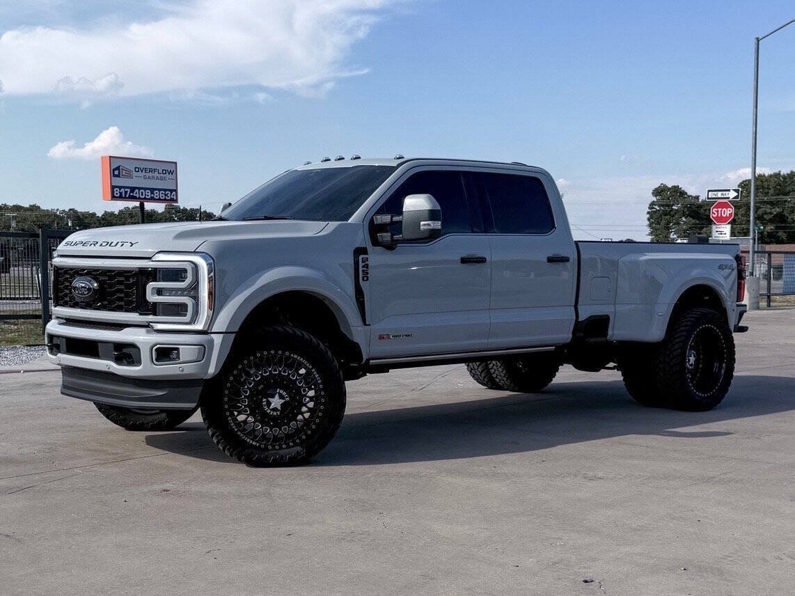 Used 2025 Ford F450 Platinum w/ Platinum Plus Package AWD/4WD image 2
