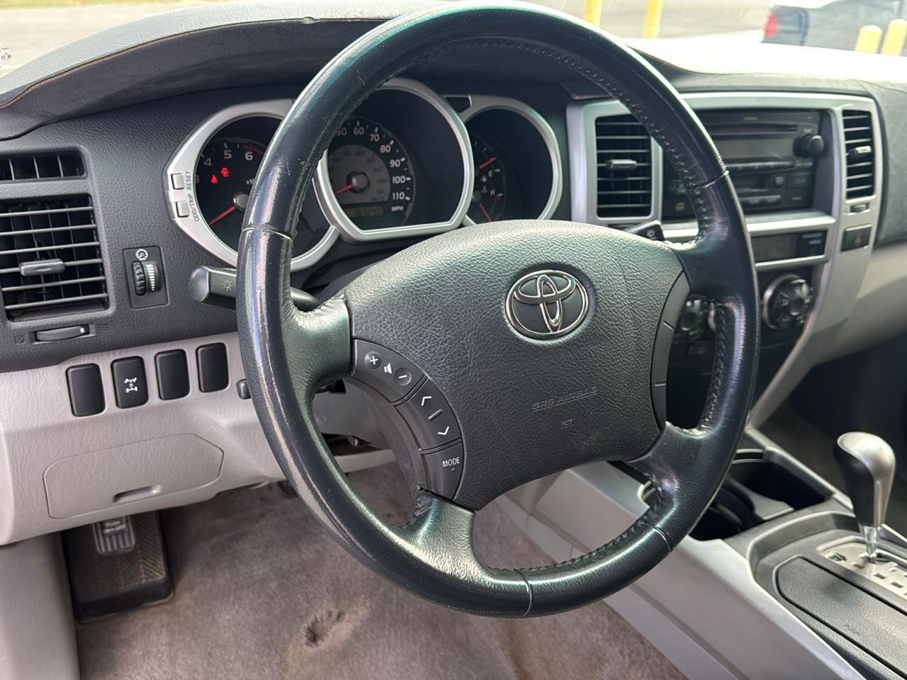 Used 2005 Toyota 4Runner SR5 AWD/4WD image 27