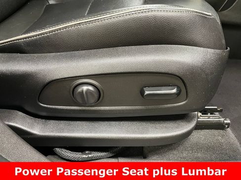 Used 2019 GMC Terrain Denali w/ Advanced Safety Package AWD/4WD image 12