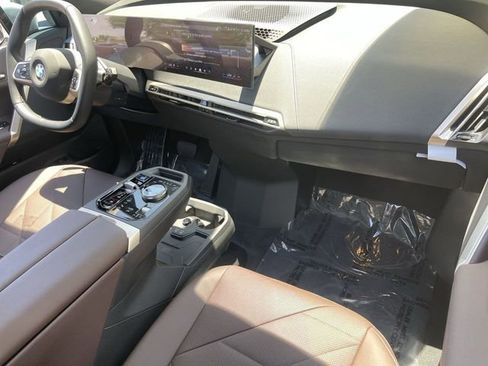 Used 2026 BMW iX xDrive45 w/ Premium Package image 12