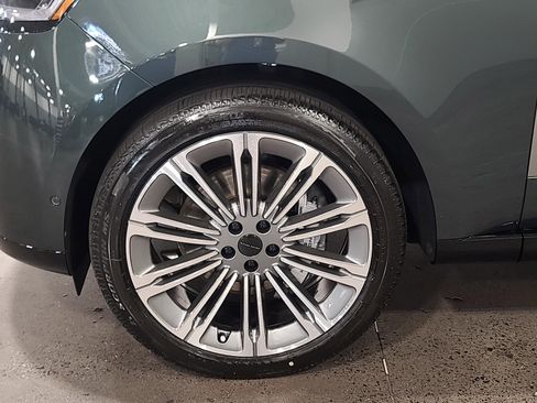 New 2026 Land Rover Range Rover Long Wheelbase SE image 10